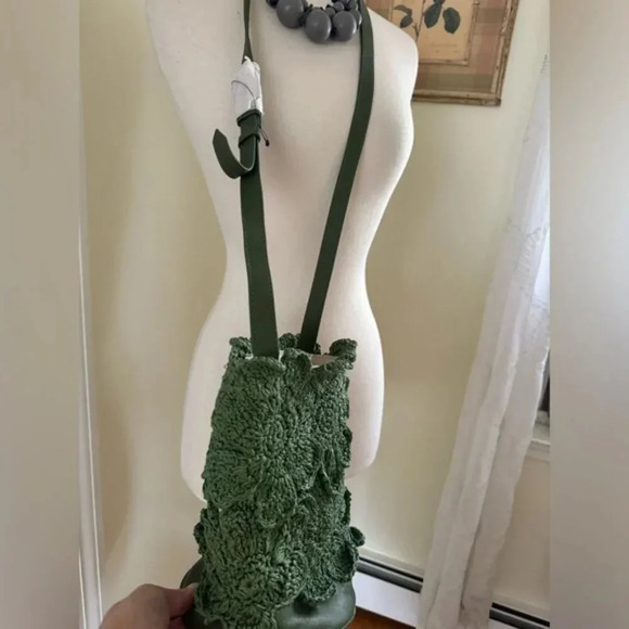 Free People Best In Show Bucket Bag in Hunter Green NWOT $108 - Picture 3 of 12